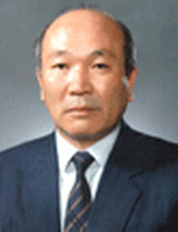 엄기철 증명사진