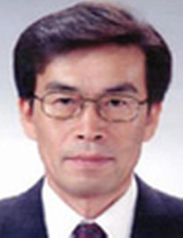 정광용 증명사진