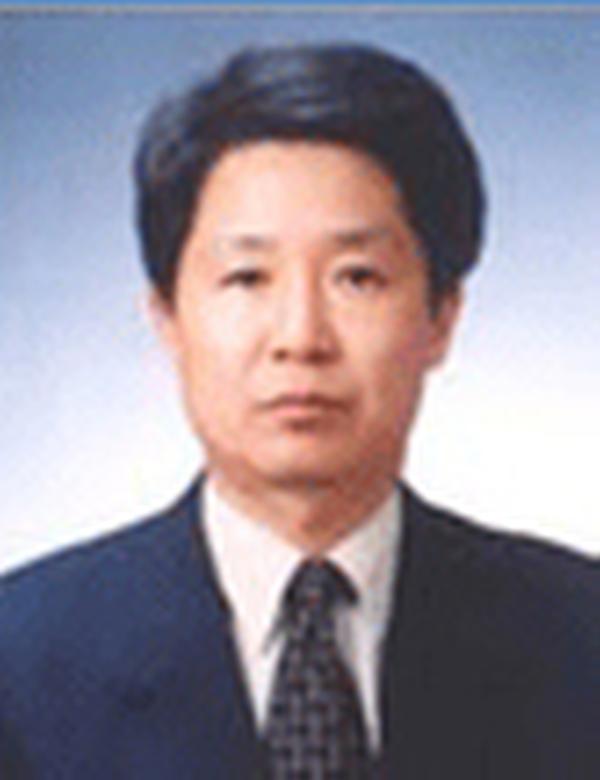 엄명호 증명사진